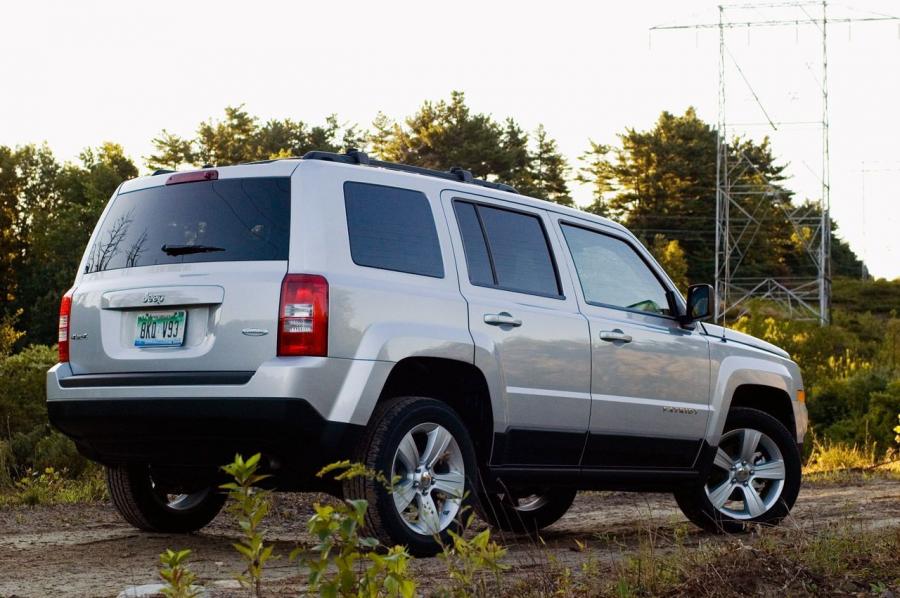  Jeep Patriot 2012 года  (фото 17 из 40)